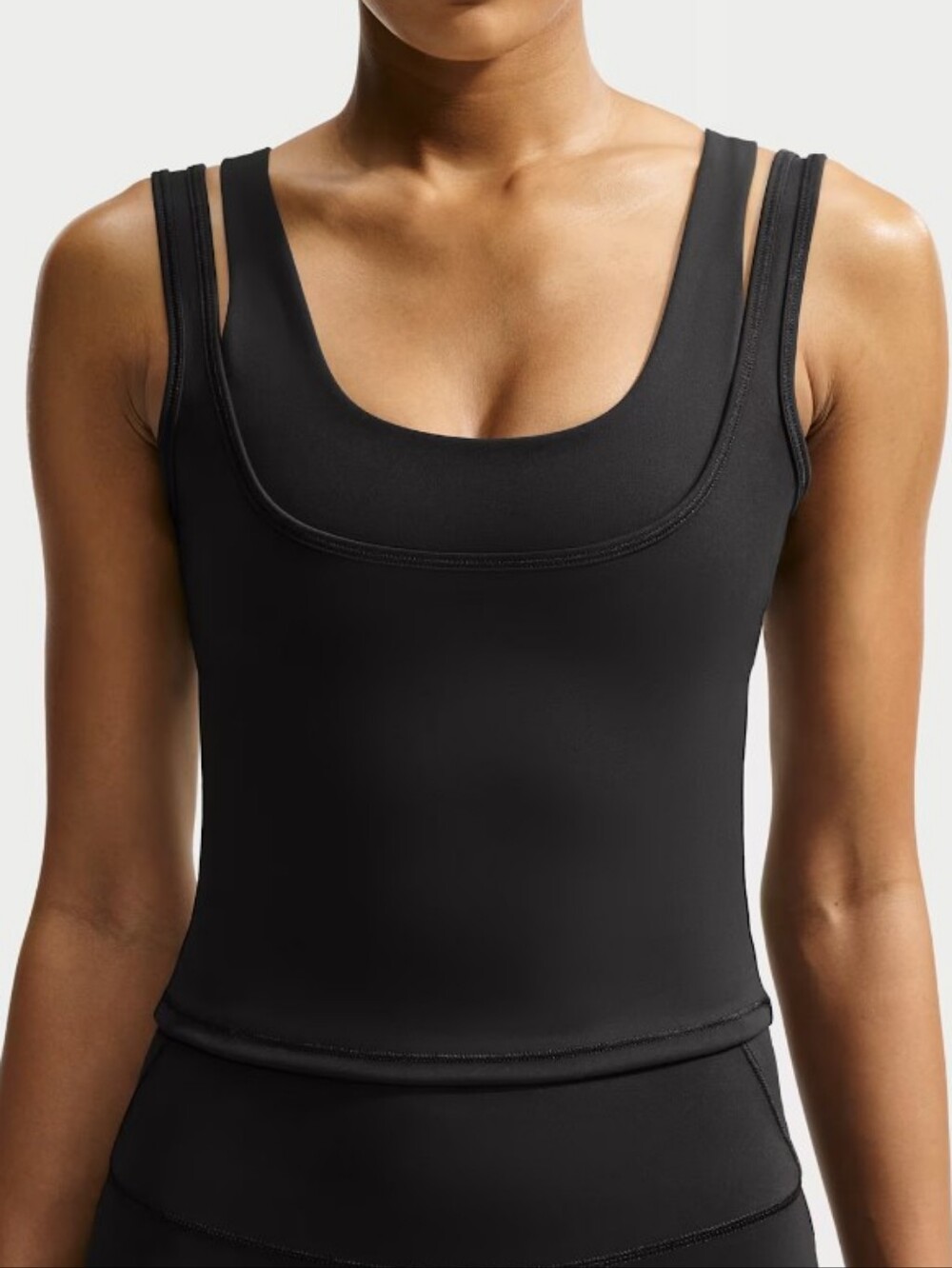 NikeSKIMS Matte
Women's Double-Strap Scoop Tank Top, Small